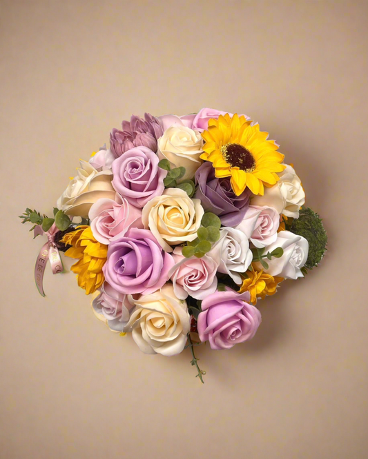 Watering Pot Soap Flowers - Clé de Coeur
