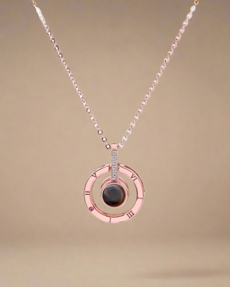 Timeless Love Projection Necklace - Clé de Coeur