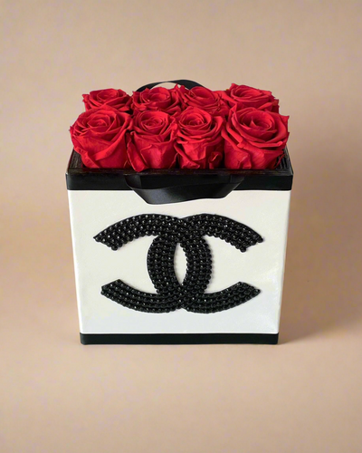 White Leather Preserved Roses - Clé de Coeur