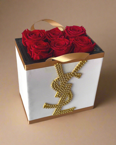 White Leather Preserved Roses - Clé de Coeur