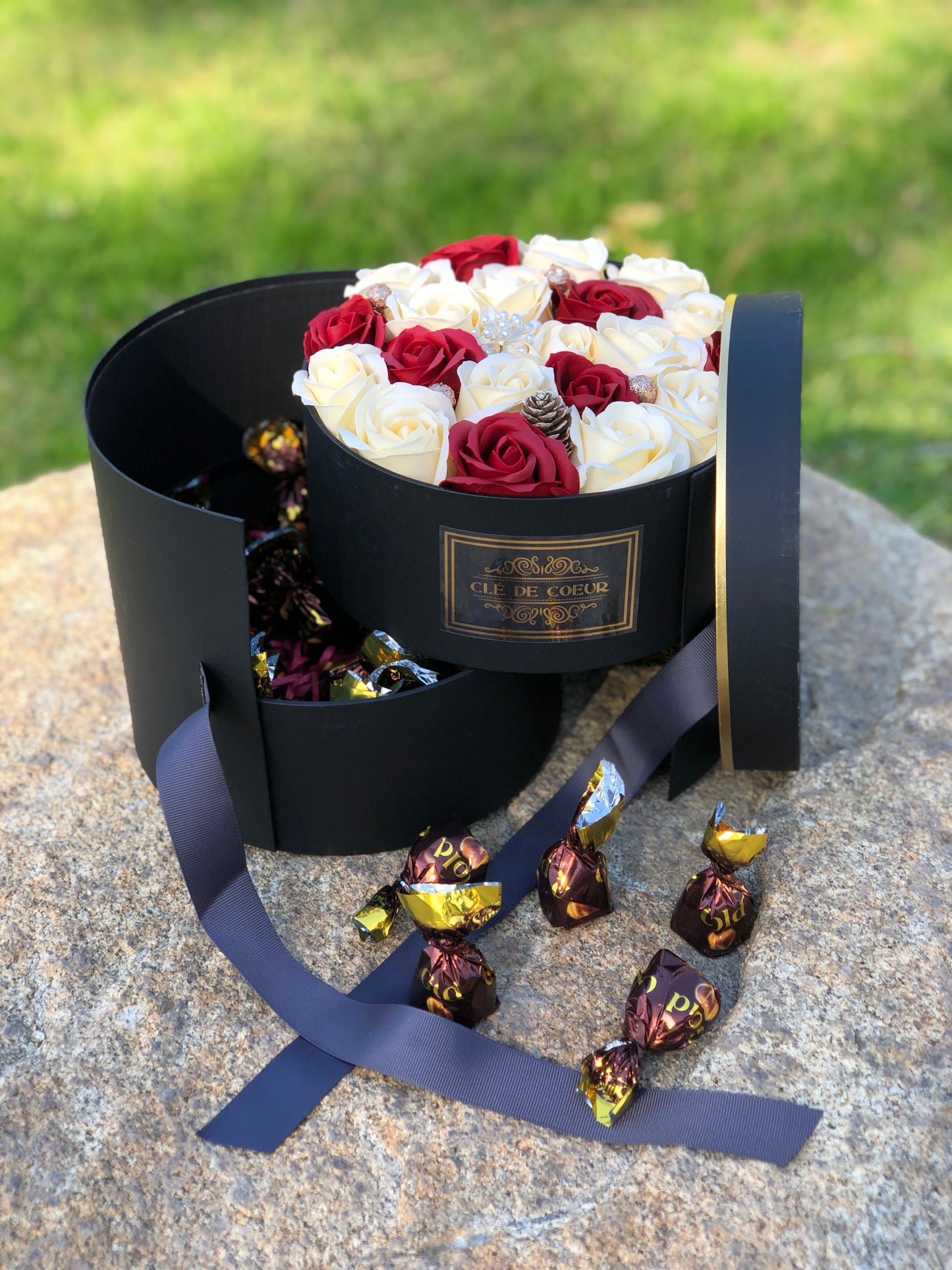 Limited Edition Double Decker Rose Soap Box - Clé de Coeur